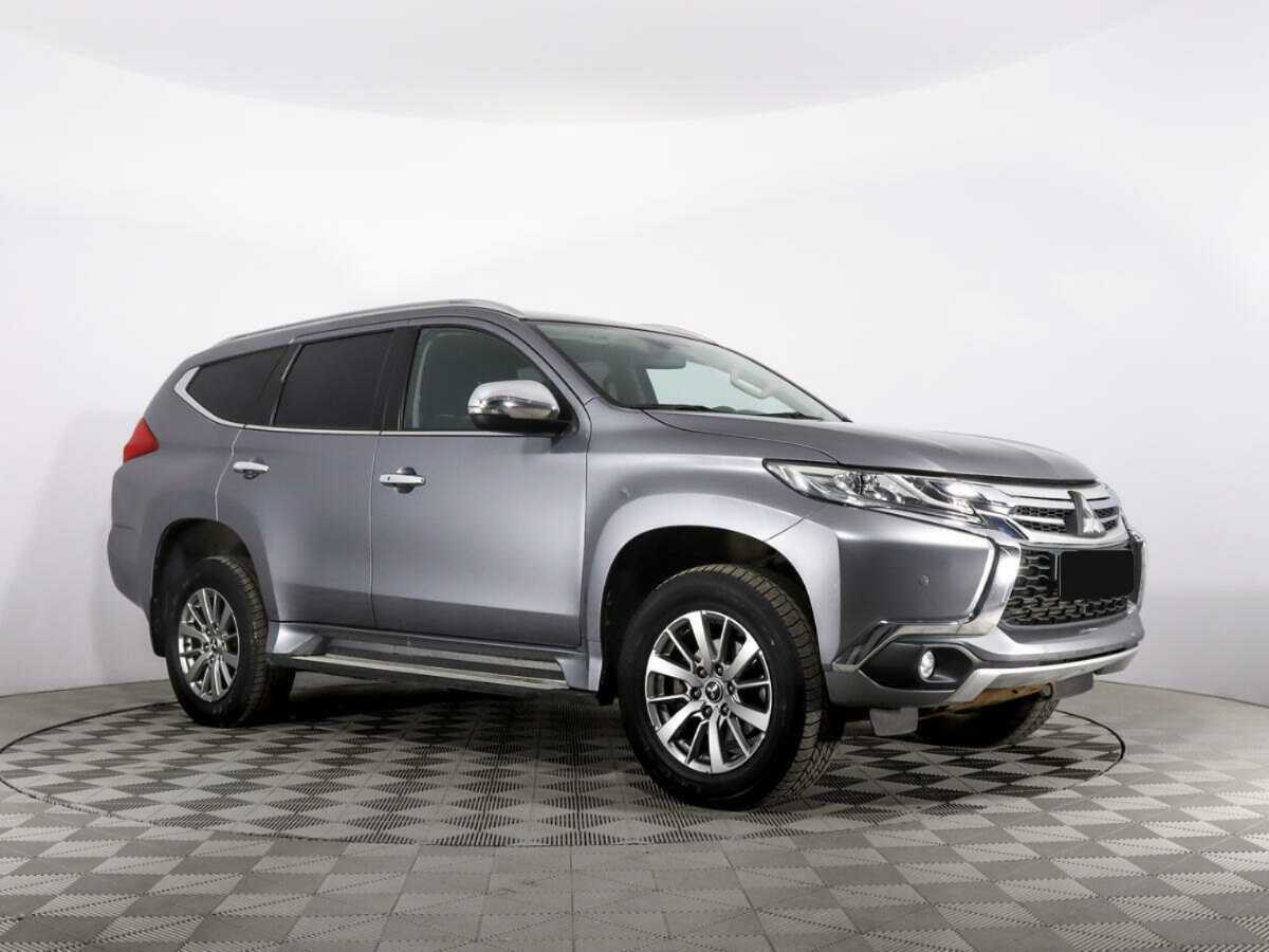 Mitsubishi Pajero Sport б/у, 2017, Автоматическая. Фото: #2