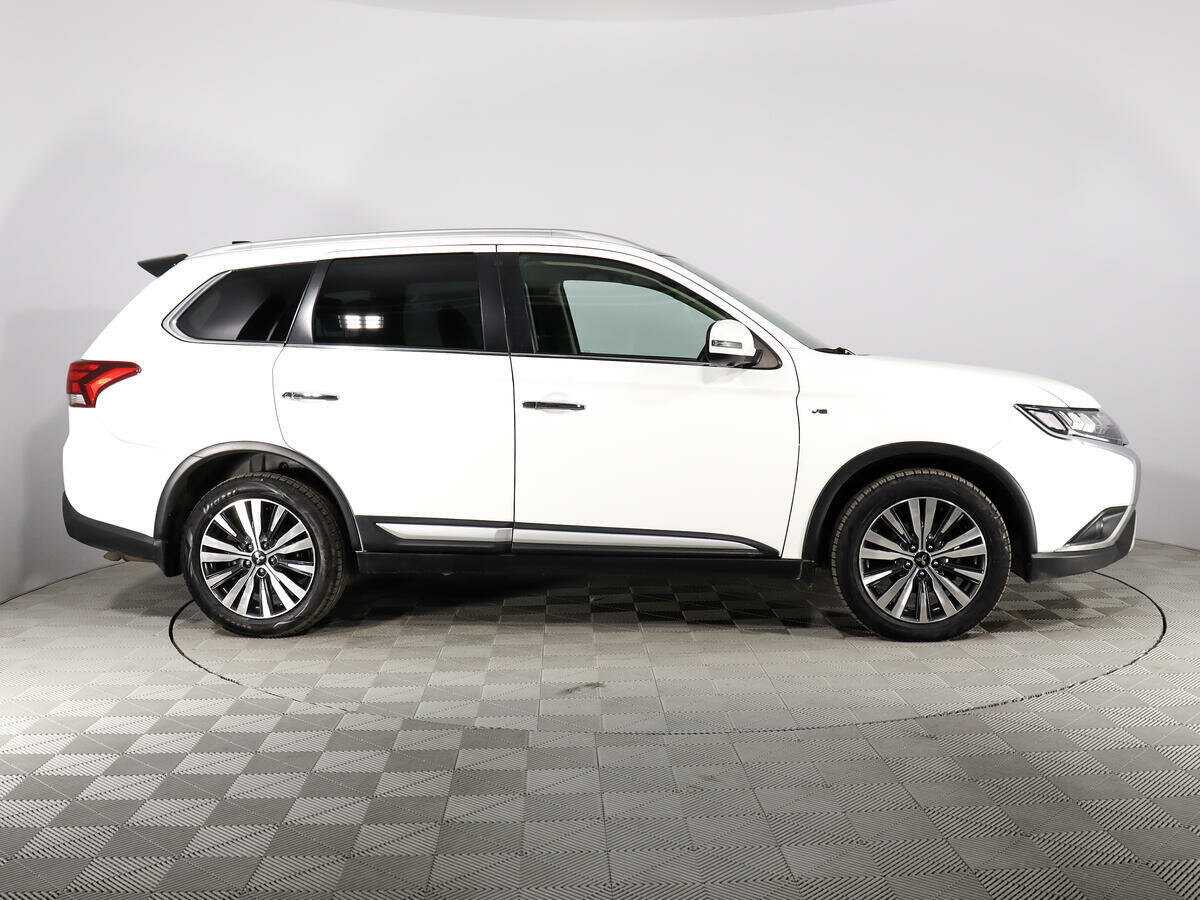 Mitsubishi Outlander б/у, 2019, Автоматическая. Фото: #4