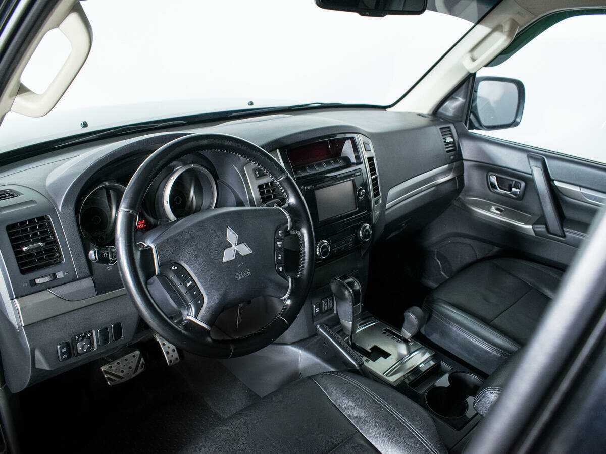 Mitsubishi Pajero б/у, 2014, Автоматическая. Фото: #9
