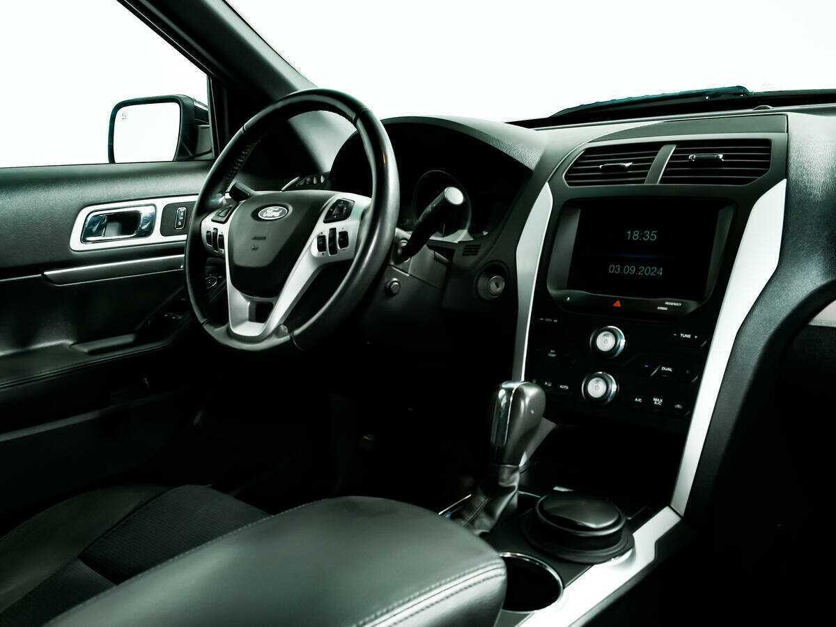 Ford Explorer б/у, 2013, Автоматическая. Фото: #8