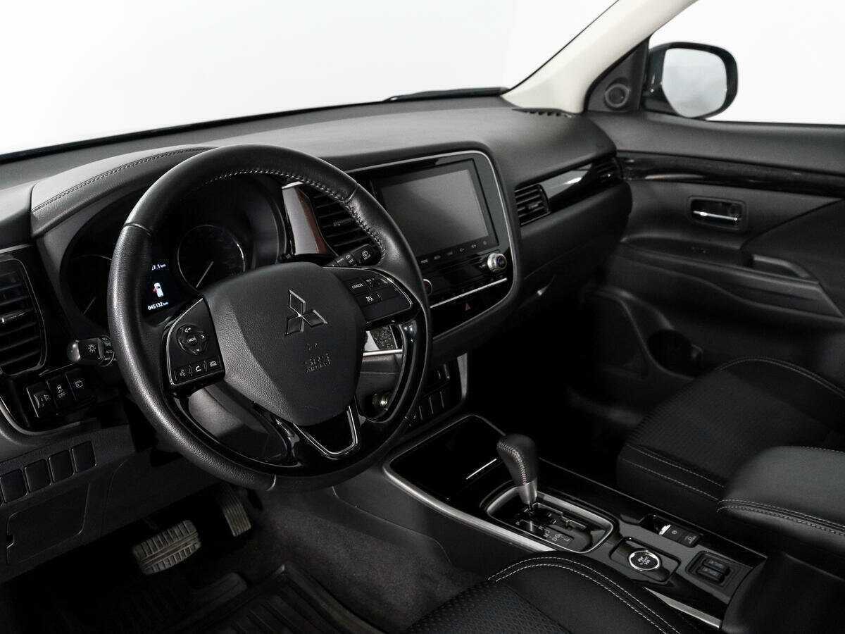 Mitsubishi Outlander б/у, 2020, Вариатор. Фото: #8
