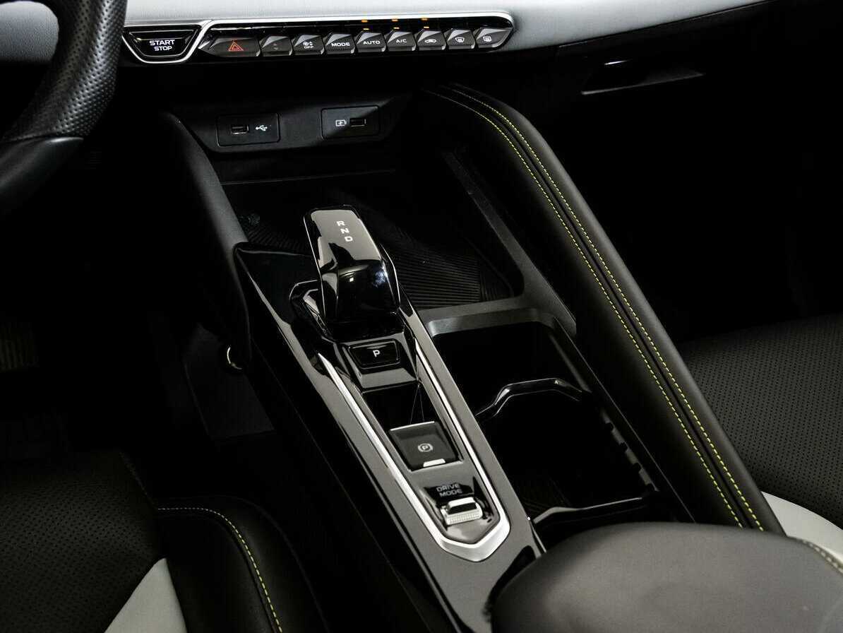 Geely Coolray б/у, 2023, Роботизированная. Фото: #10