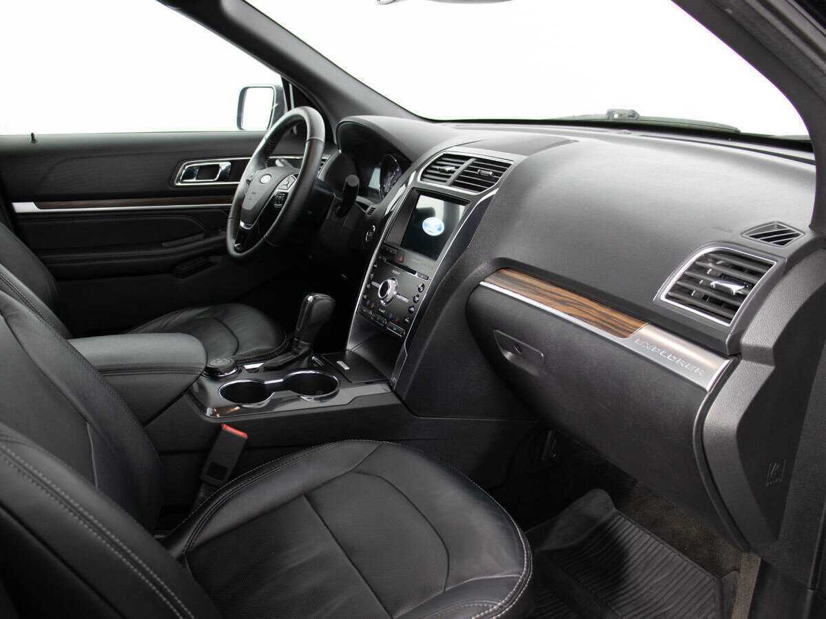 Ford Explorer б/у, 2018, Автоматическая. Фото: #8