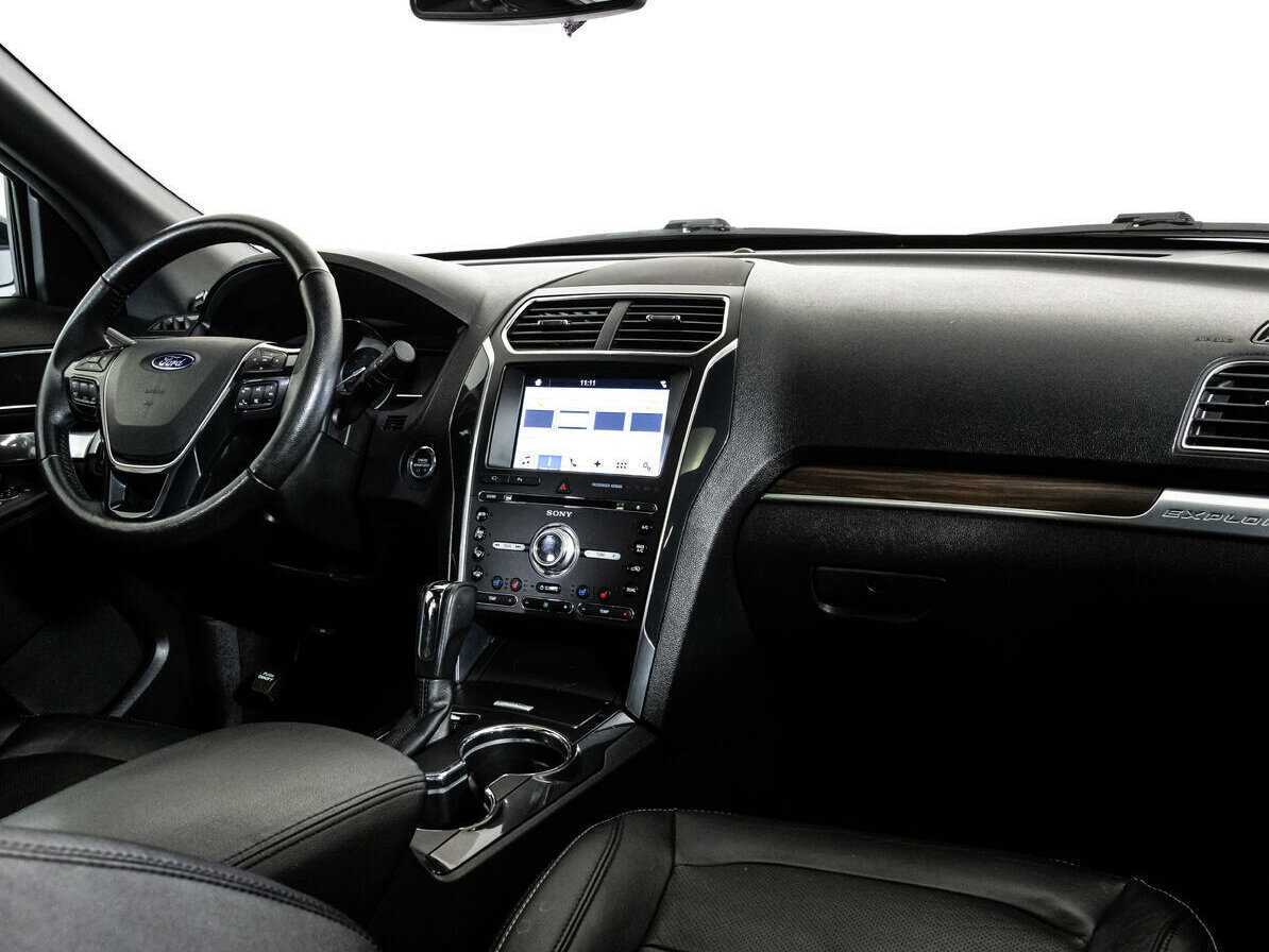 Ford Explorer б/у, 2017, Автоматическая. Фото: #6