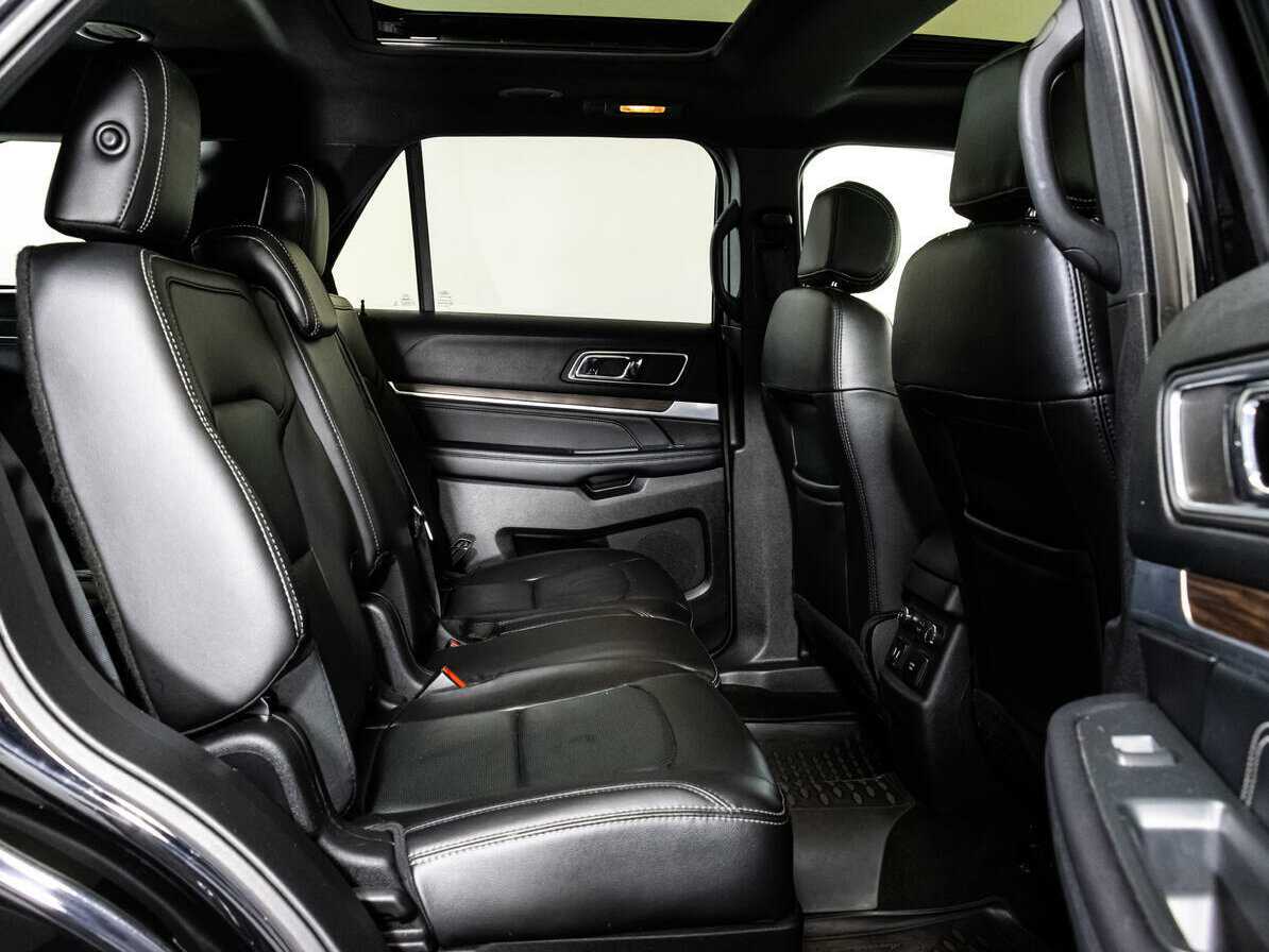 Ford Explorer б/у, 2017, Автоматическая. Фото: #16
