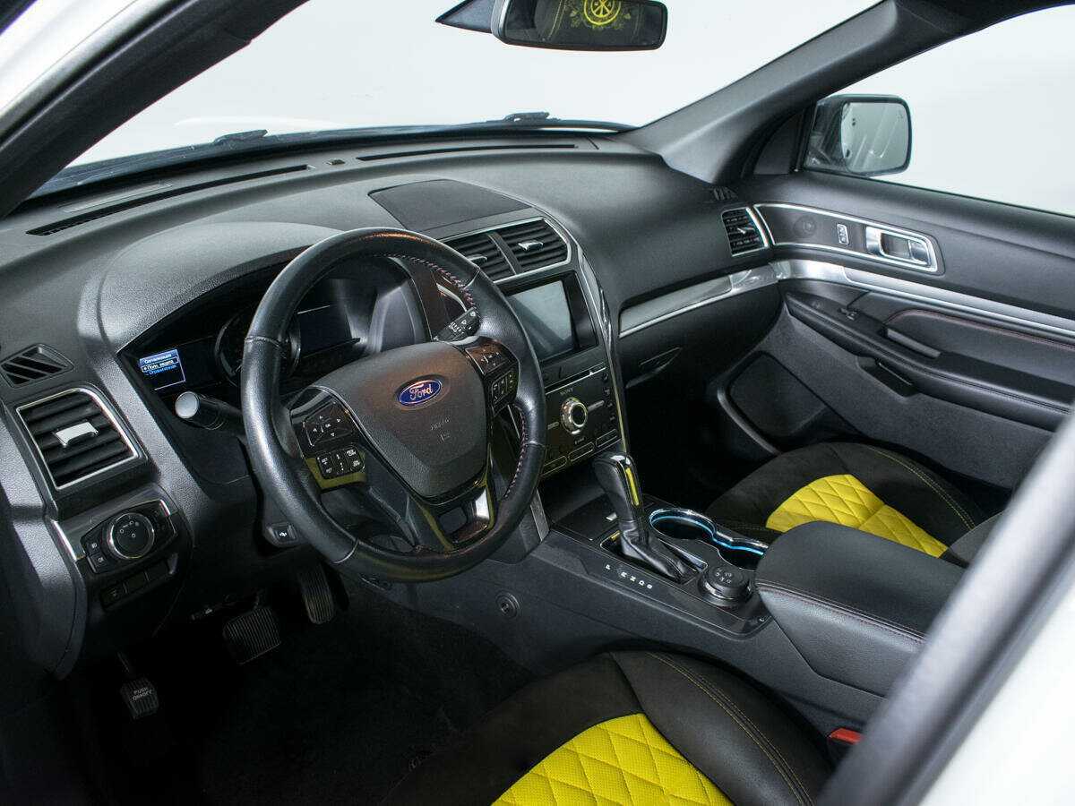 Ford Explorer б/у, 2016, Автоматическая. Фото: #9