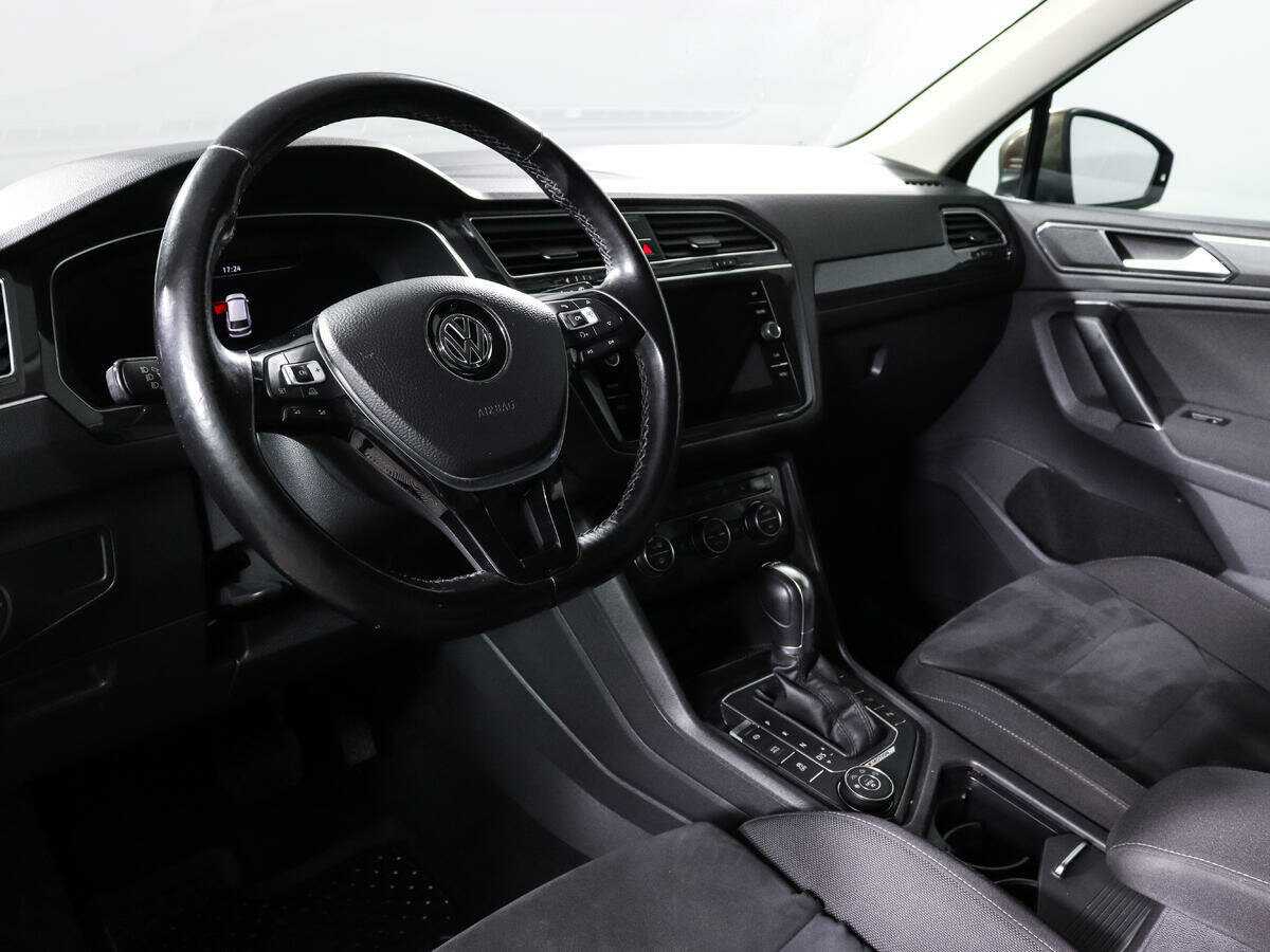 Volkswagen Tiguan б/у, 2017, Роботизированная. Фото: #11