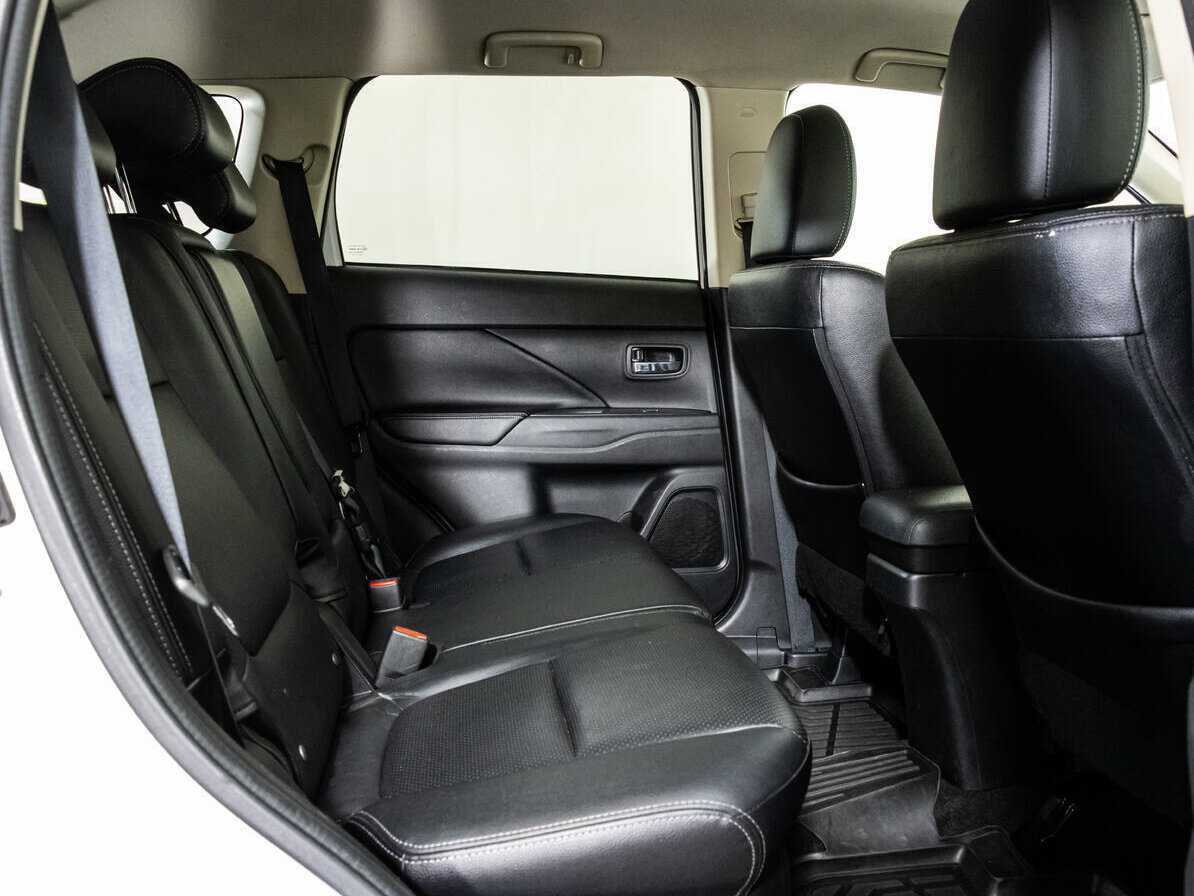 Mitsubishi Outlander б/у, 2017, Вариатор. Фото: #13