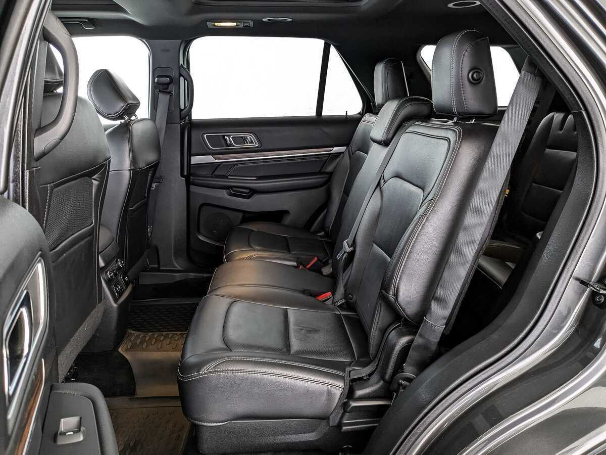 Ford Explorer б/у, 2017, Автоматическая. Фото: #12