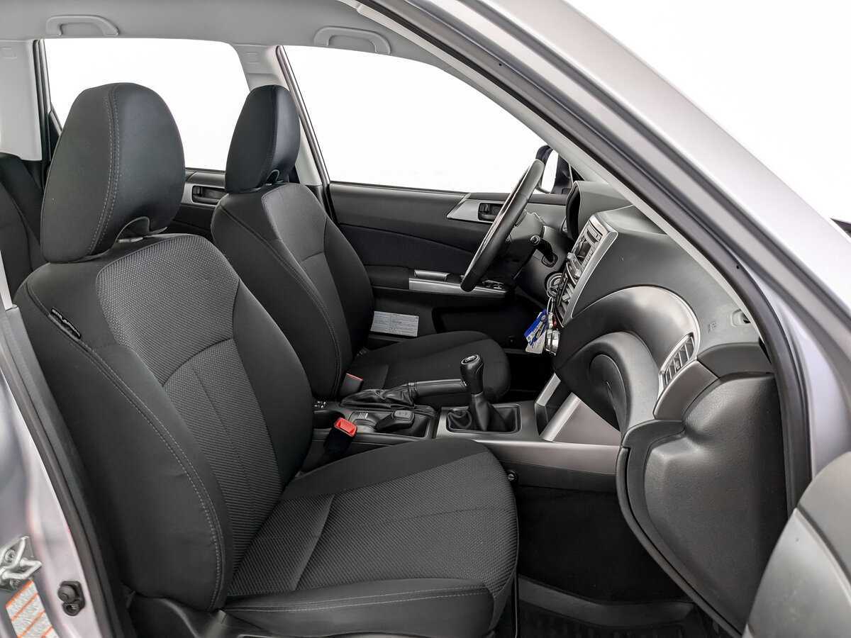 Subaru Forester б/у, 2012, Механическая. Фото: #18