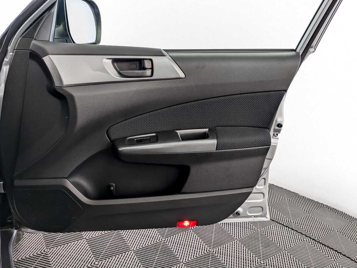 Subaru Forester б/у, 2012, Механическая. Фото: #19
