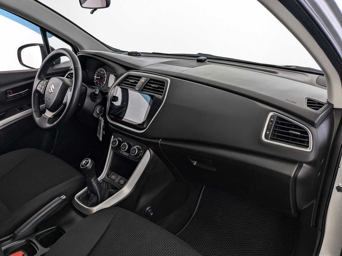 Suzuki SX4 б/у, 2018, Механическая. Фото: #8
