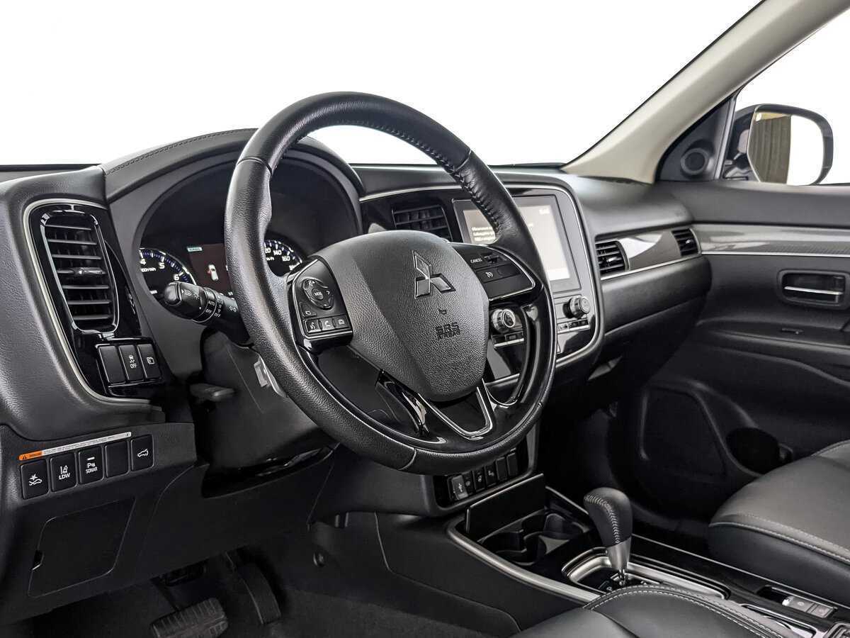 Mitsubishi Outlander б/у, 2021, Вариатор. Фото: #10