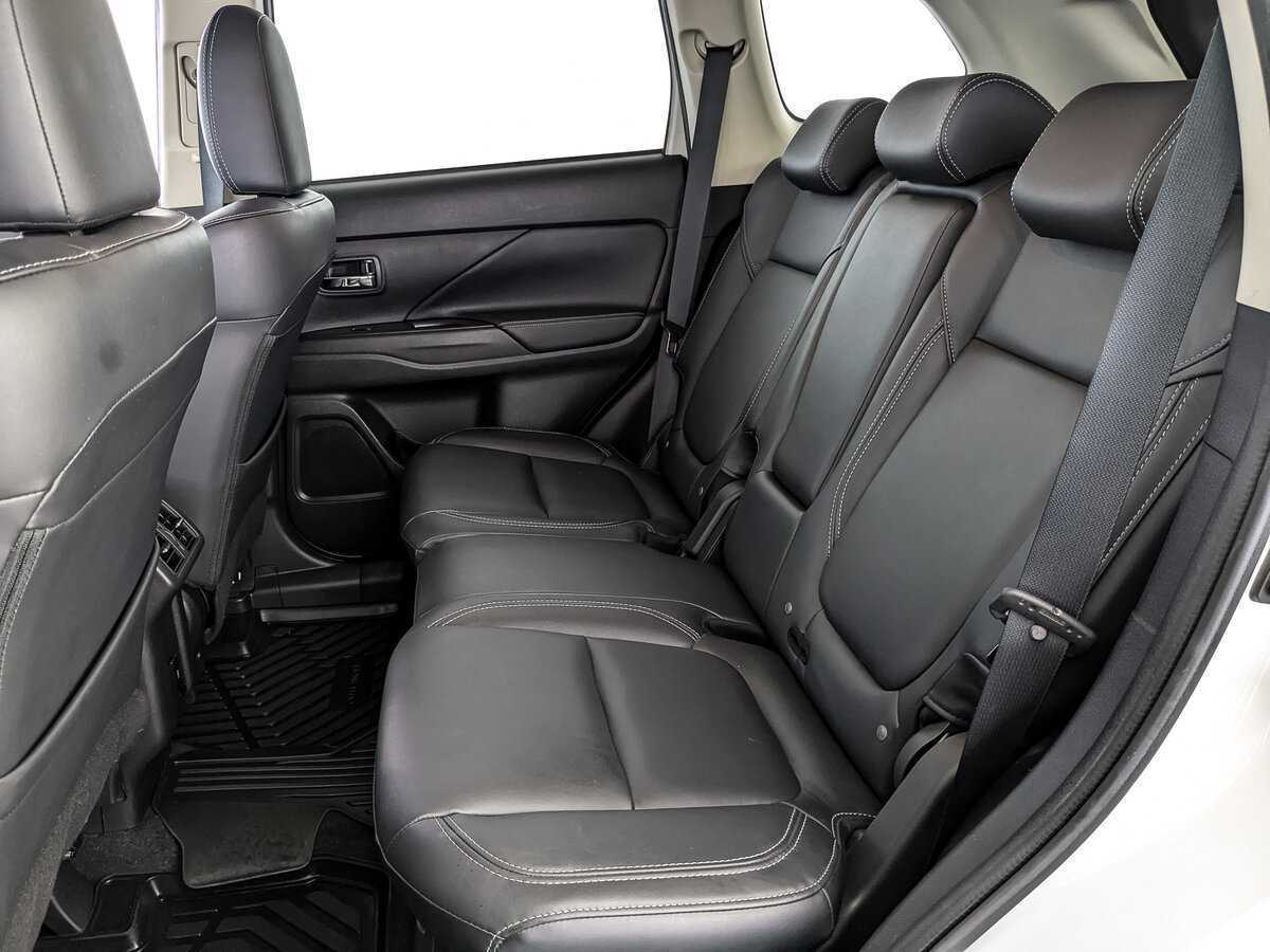 Mitsubishi Outlander б/у, 2021, Вариатор. Фото: #13