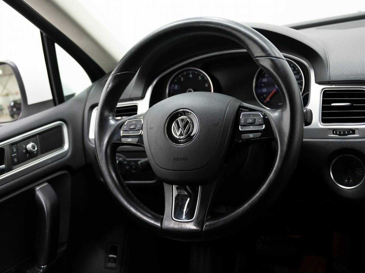 Volkswagen Touareg б/у, 2015, Автоматическая. Фото: #10