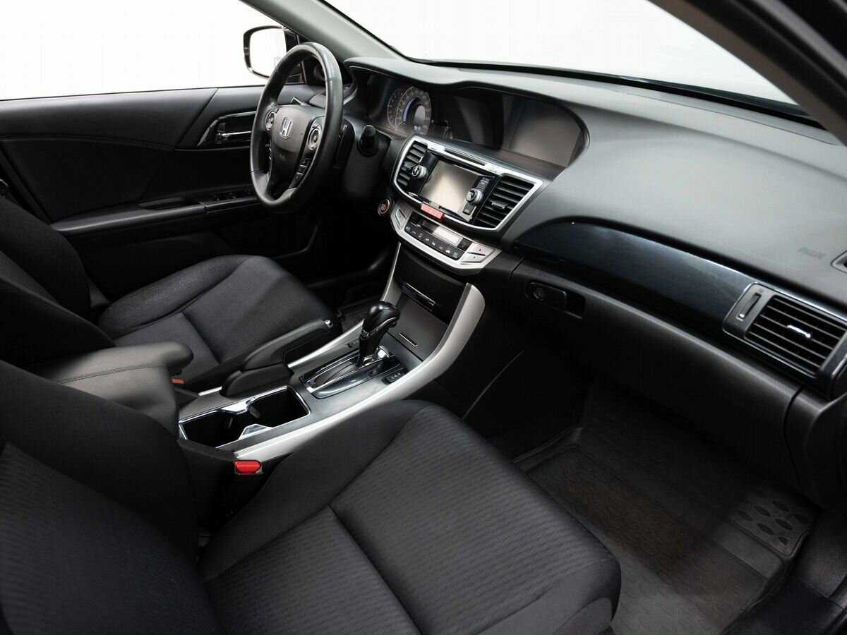 Honda Accord б/у, 2013, Автоматическая. Фото: #10