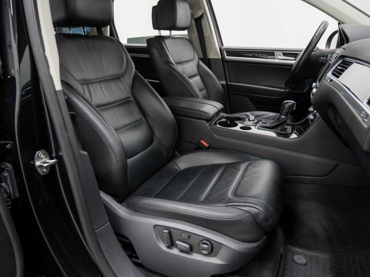 Volkswagen Touareg б/у, 2016, Автоматическая. Фото: #7