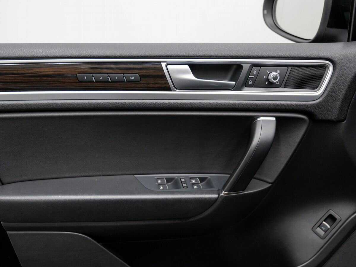 Volkswagen Touareg б/у, 2016, Автоматическая. Фото: #14