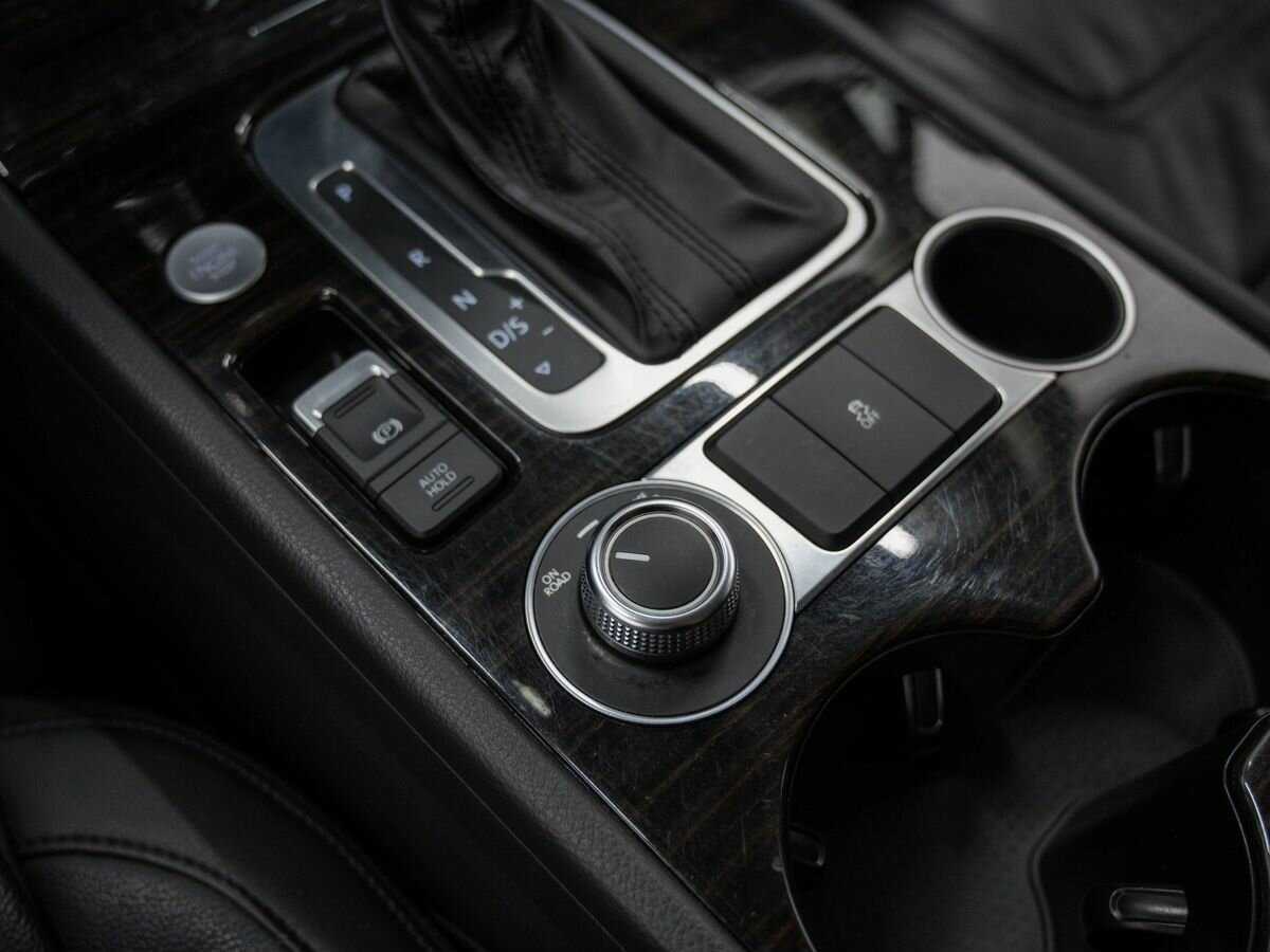 Volkswagen Touareg б/у, 2016, Автоматическая. Фото: #18