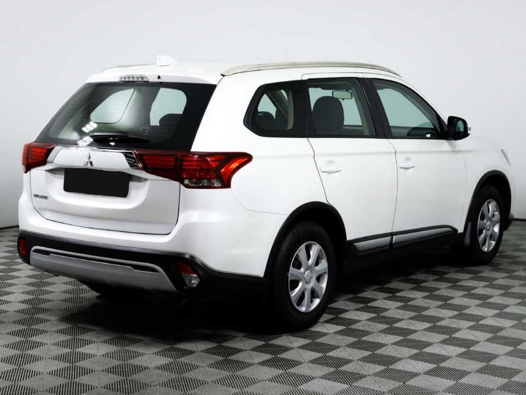 Mitsubishi Outlander б/у, 2021, Вариатор. Фото: #3