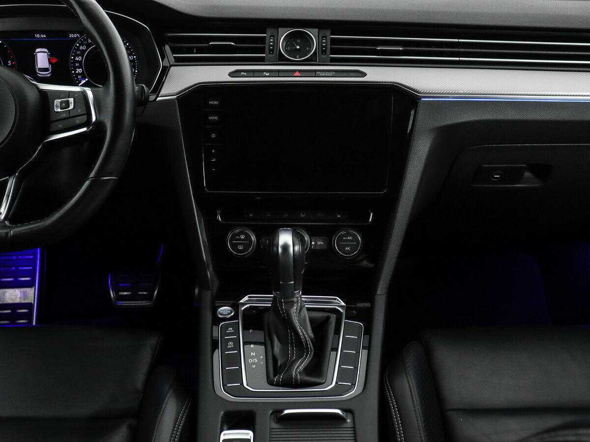 Volkswagen Passat б/у, 2019, Роботизированная. Фото: #13