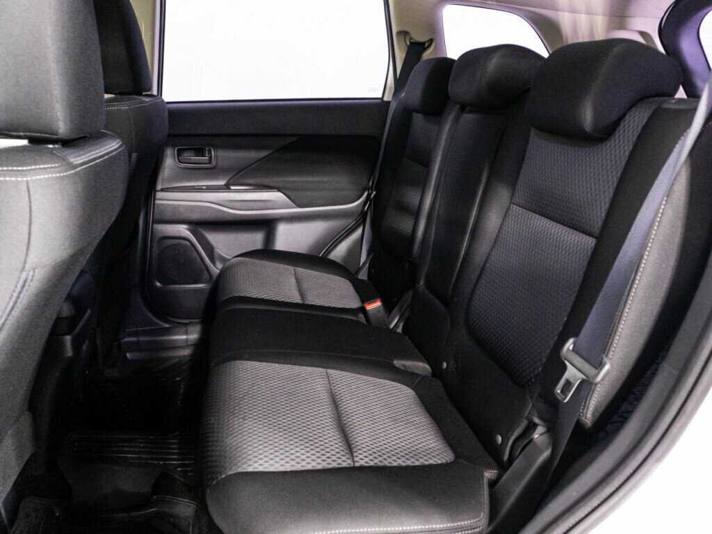 Mitsubishi Outlander б/у, 2018, Вариатор. Фото: #9