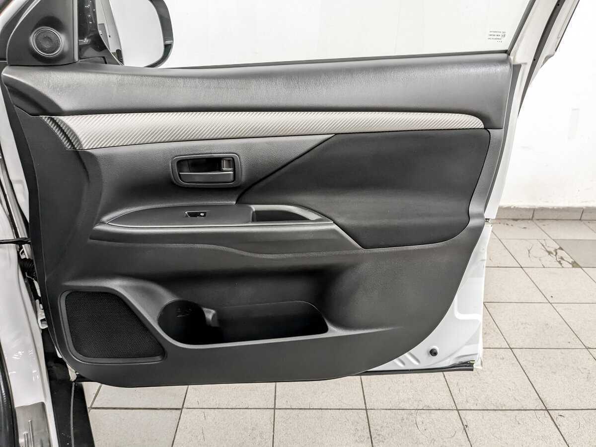 Mitsubishi Outlander б/у, 2015, Вариатор. Фото: #23