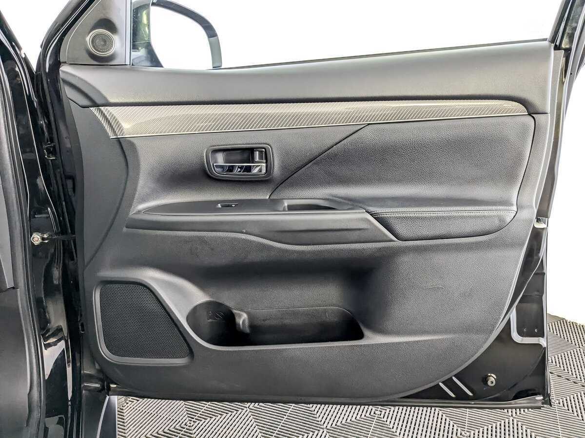 Mitsubishi Outlander б/у, 2021, Вариатор. Фото: #23