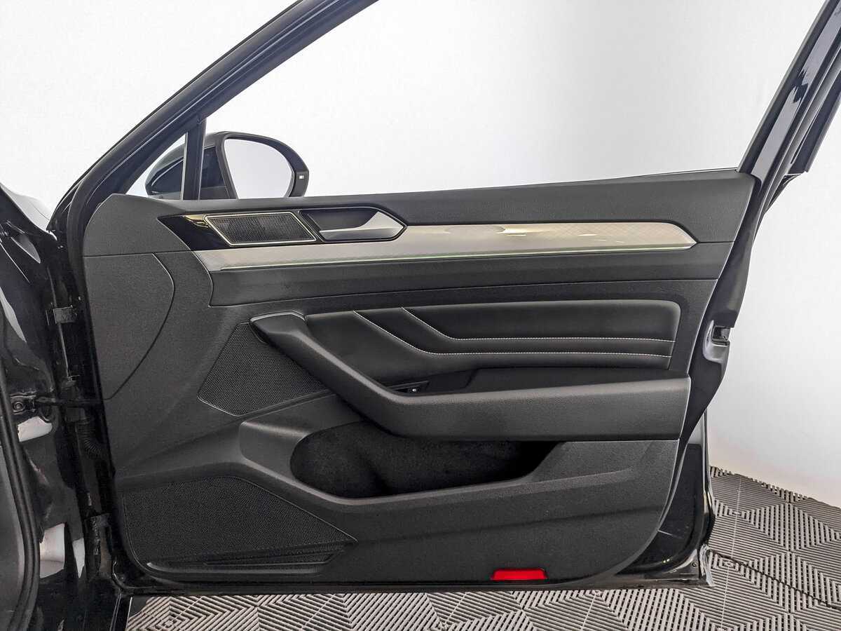 Volkswagen Passat б/у, 2021, Роботизированная. Фото: #24