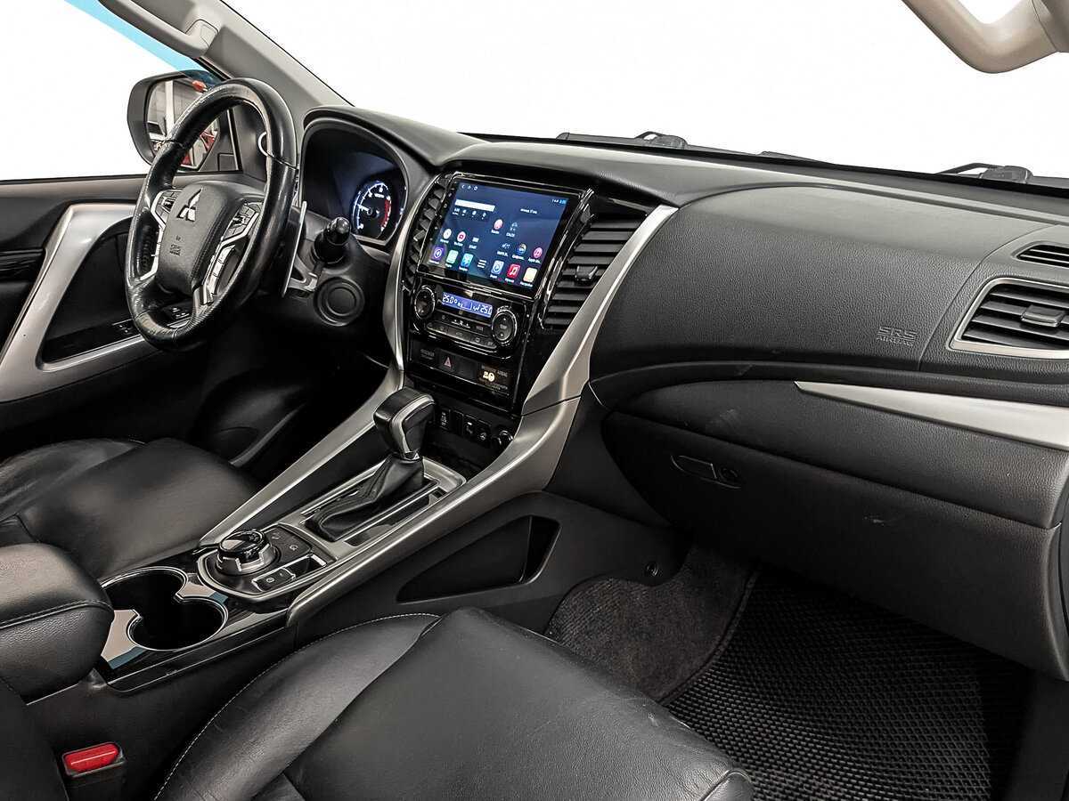 Mitsubishi Pajero Sport б/у, 2017, Автоматическая. Фото: #10