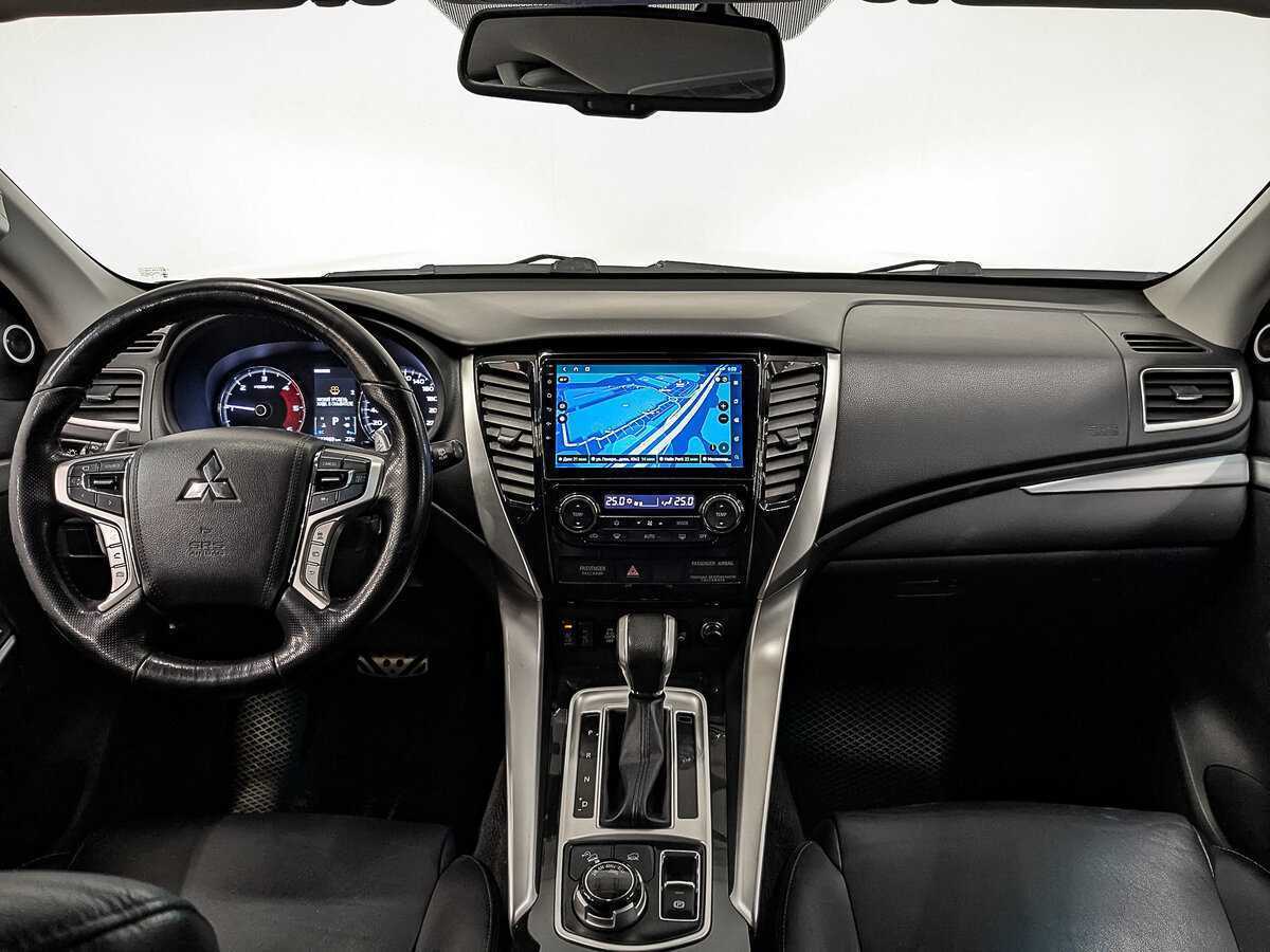 Mitsubishi Pajero Sport б/у, 2017, Автоматическая. Фото: #11
