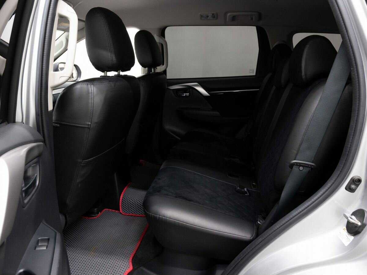 Mitsubishi Pajero Sport б/у, 2017, Механическая. Фото: #9