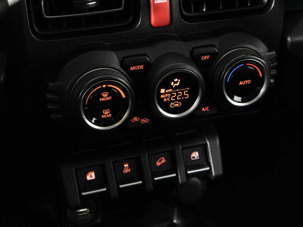 Suzuki Jimny б/у, 2020, Автоматическая. Фото: #16