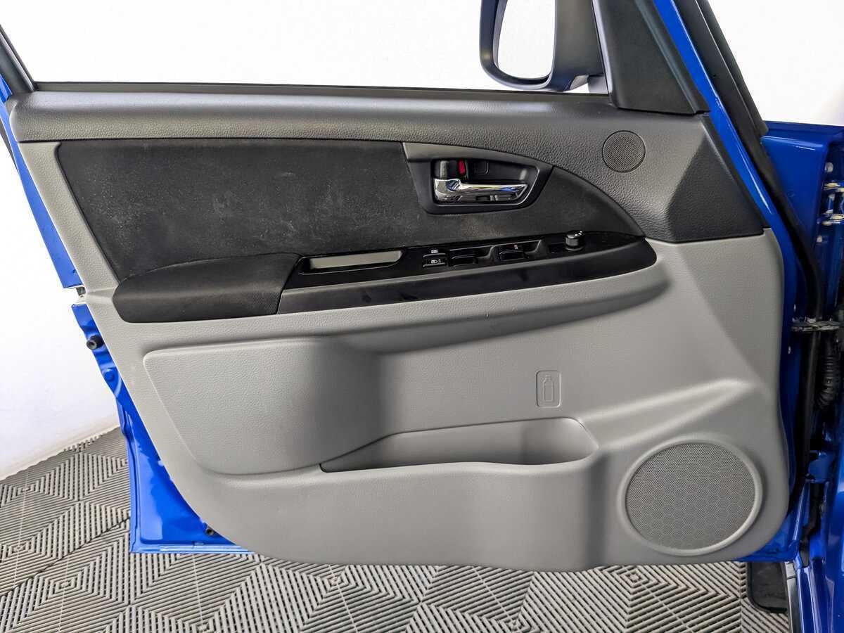 Suzuki SX4 б/у, 2012, Механическая. Фото: #18