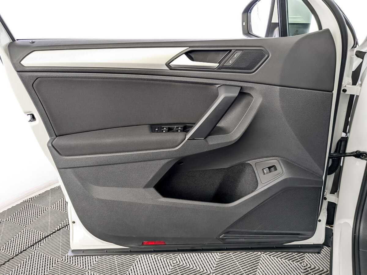 Volkswagen Tiguan б/у, 2020, Роботизированная. Фото: #18