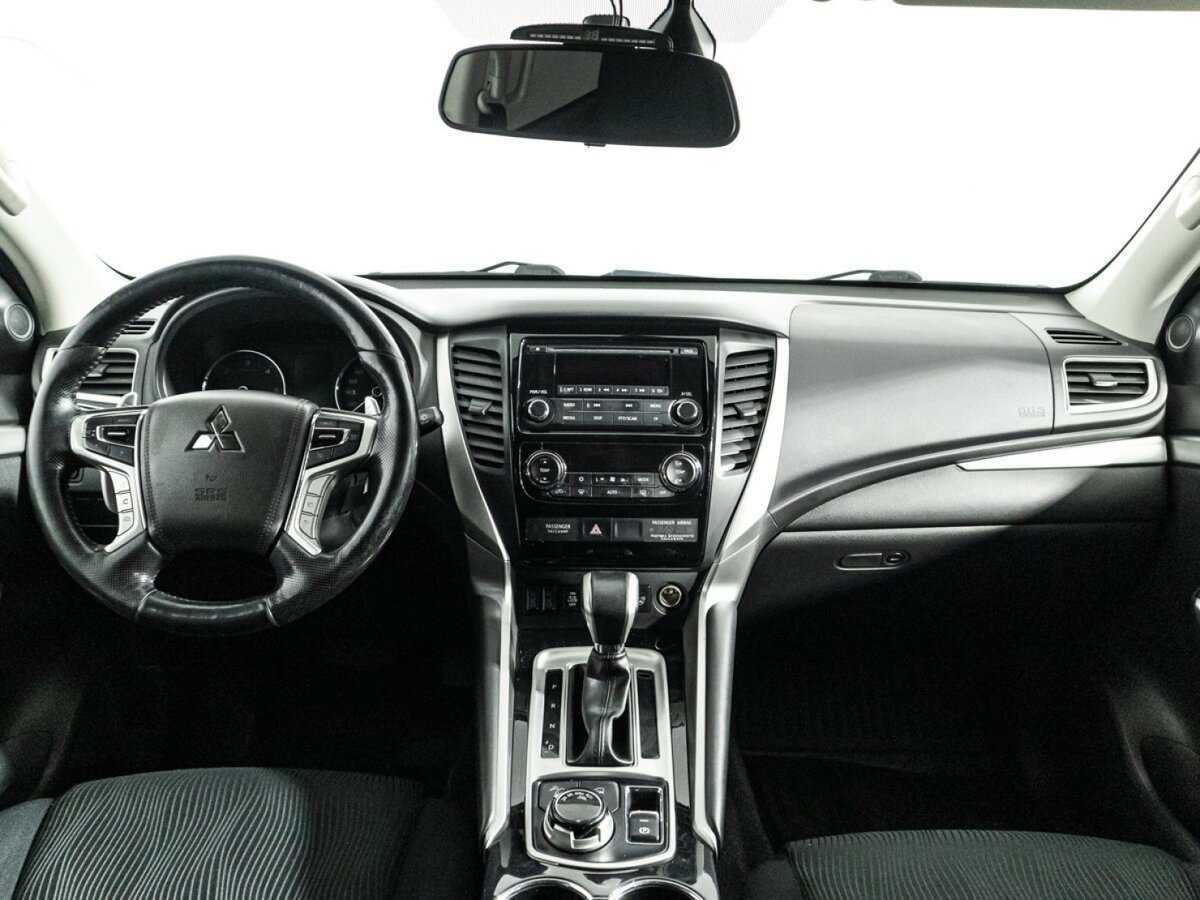 Mitsubishi Pajero Sport б/у, 2018, Автоматическая. Фото: #12