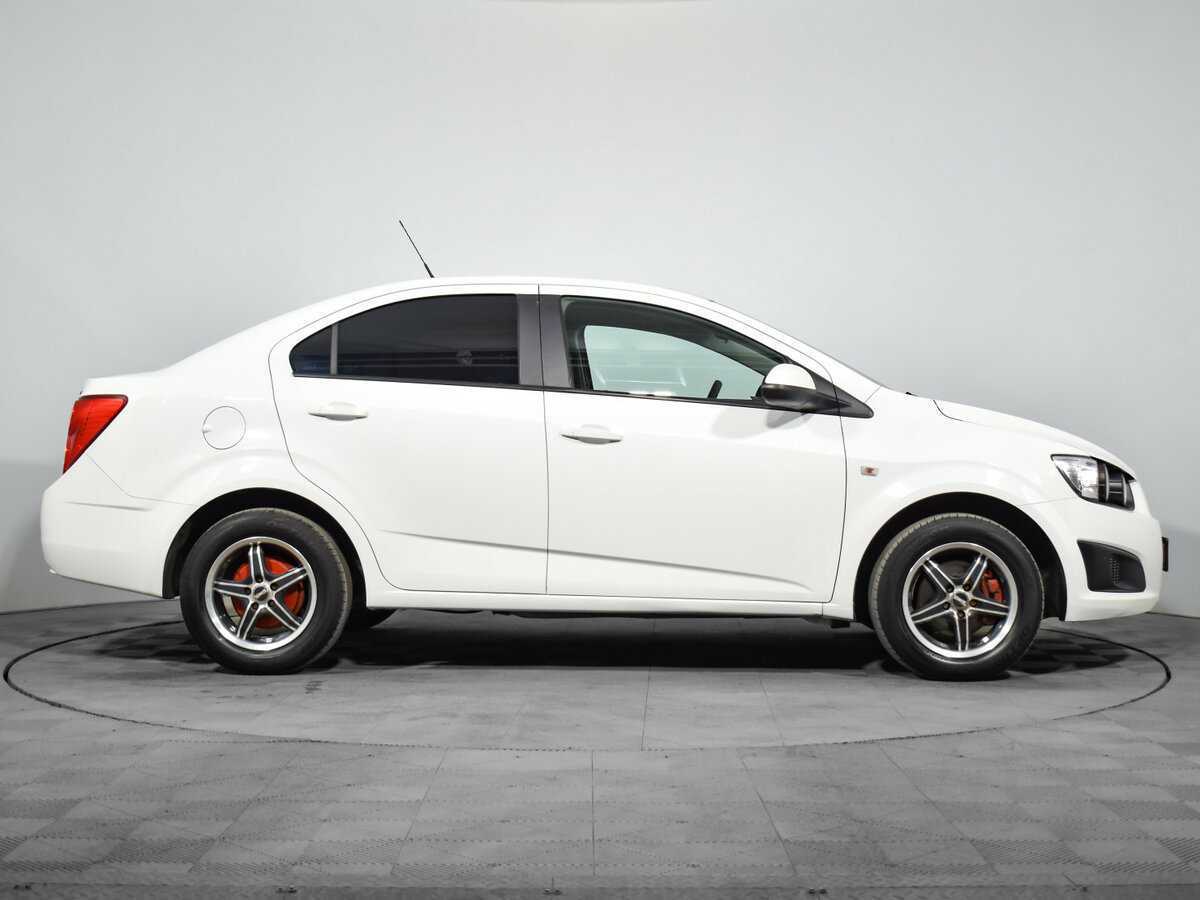 Chevrolet Aveo б/у, 2014, Механическая. Фото: #3