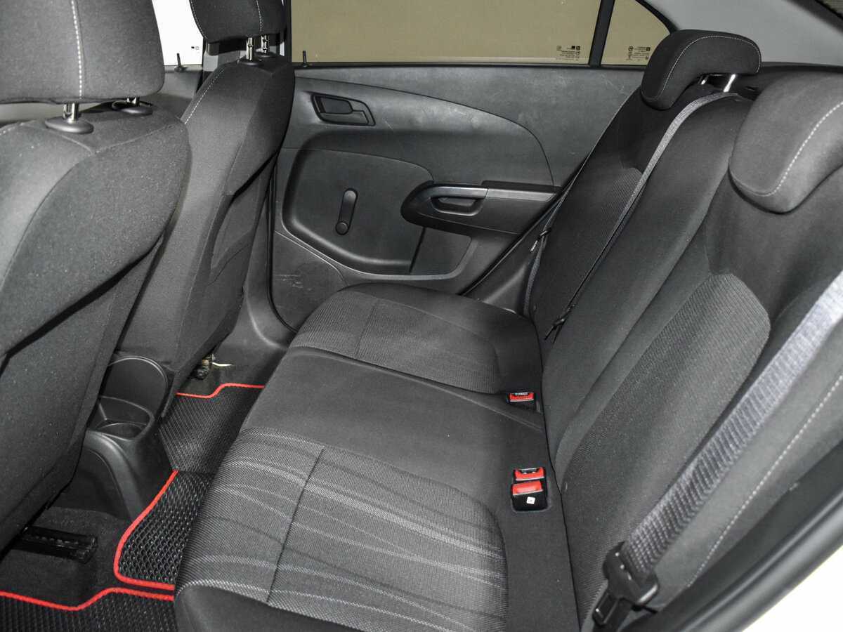 Chevrolet Aveo б/у, 2014, Механическая. Фото: #8