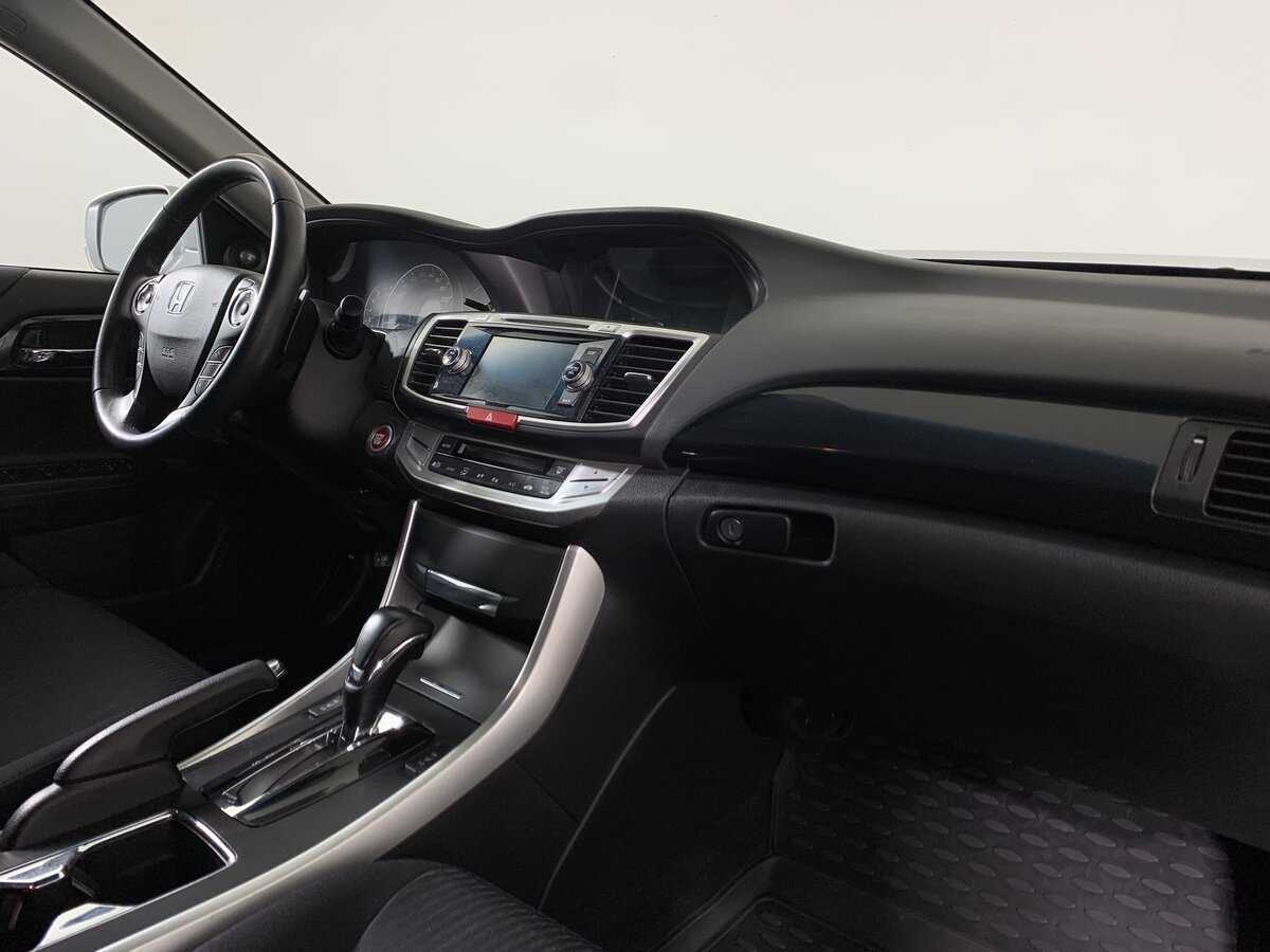 Honda Accord б/у, 2013, Автоматическая. Фото: #11