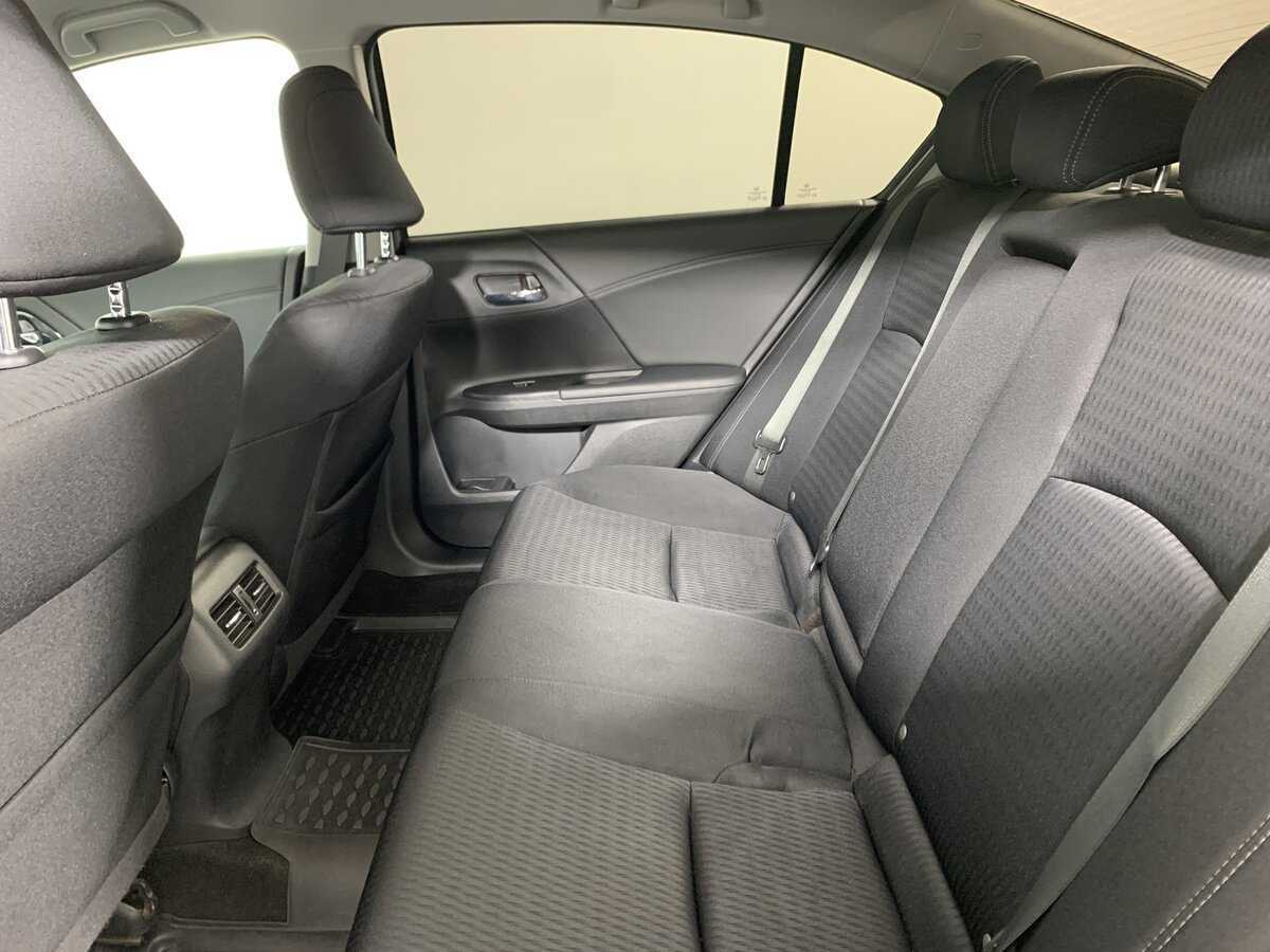 Honda Accord б/у, 2013, Автоматическая. Фото: #16