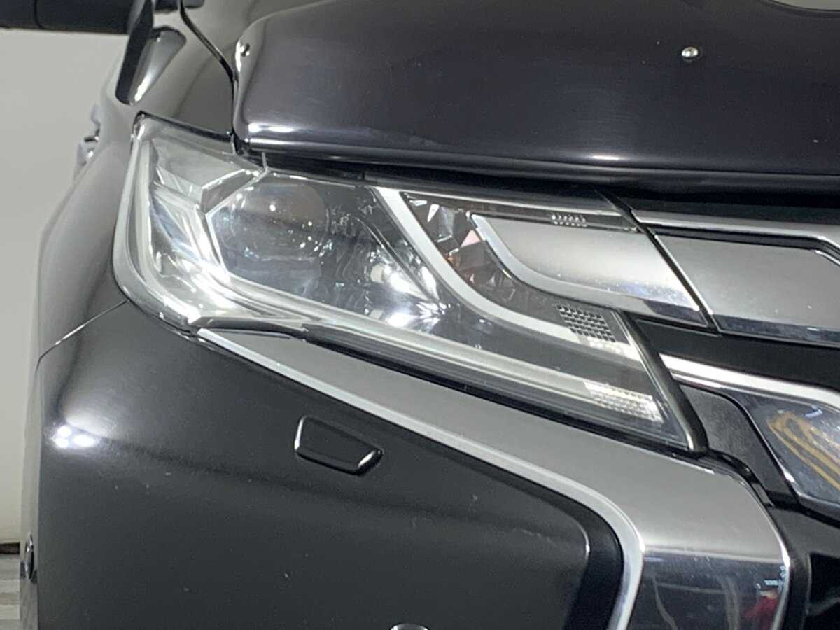 Mitsubishi Pajero Sport б/у, 2017, Автоматическая. Фото: #9
