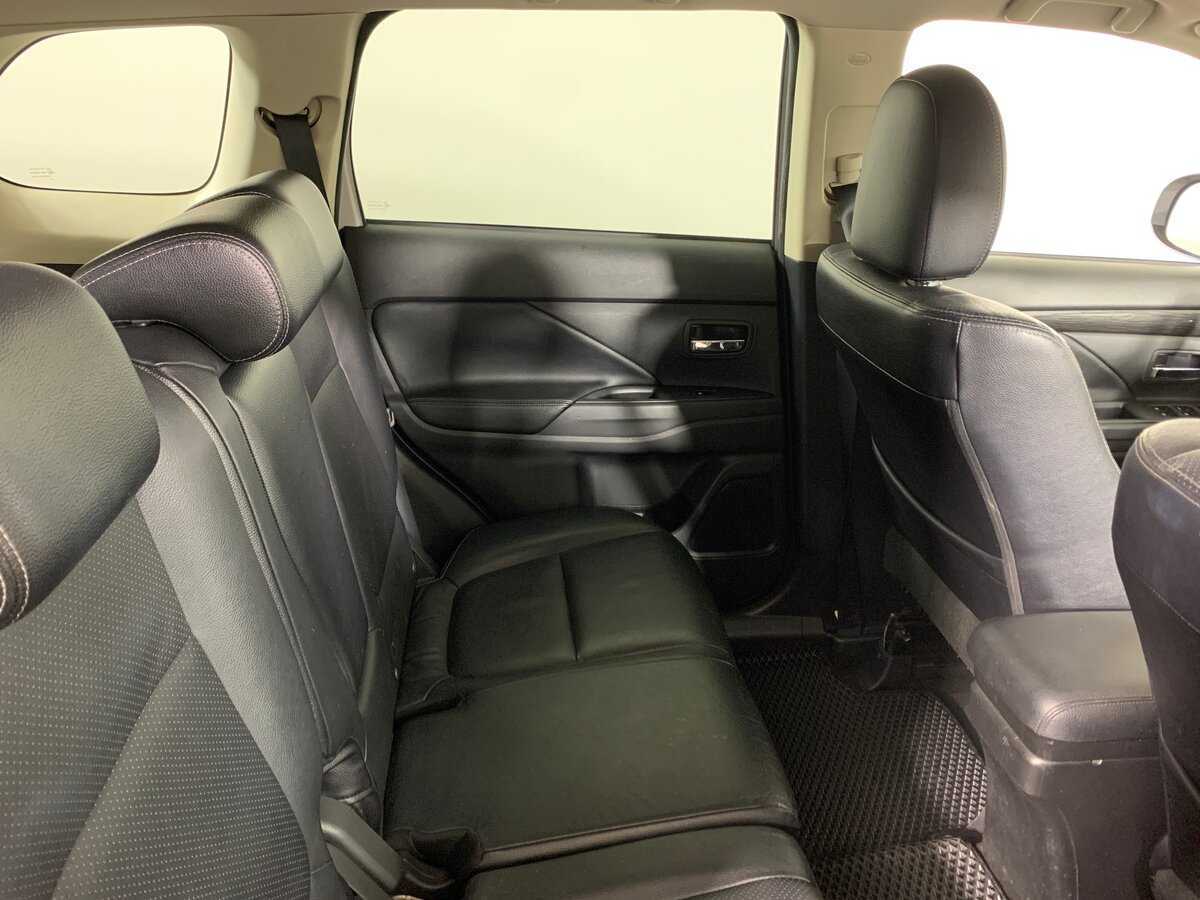 Mitsubishi Outlander б/у, 2016, Вариатор. Фото: #17