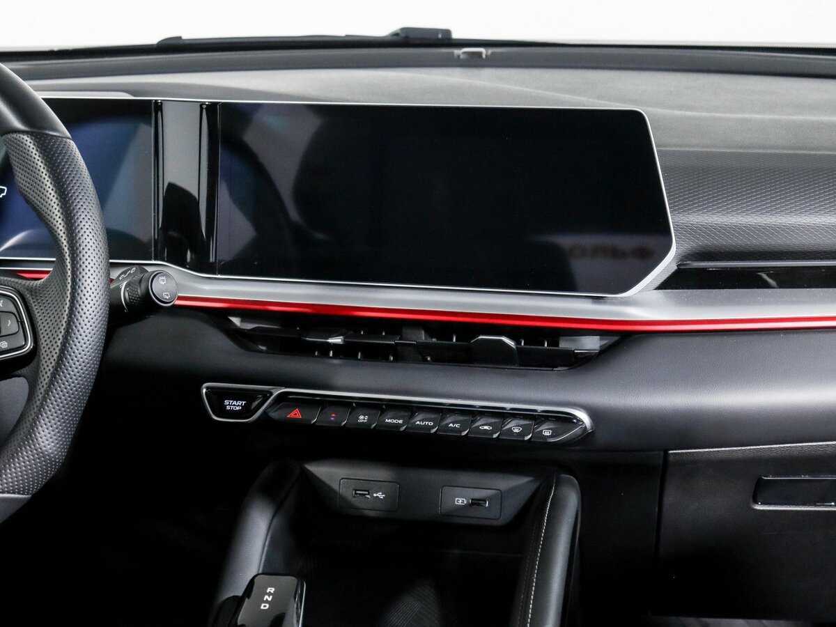 Geely Coolray б/у, 2023, Роботизированная. Фото: #9