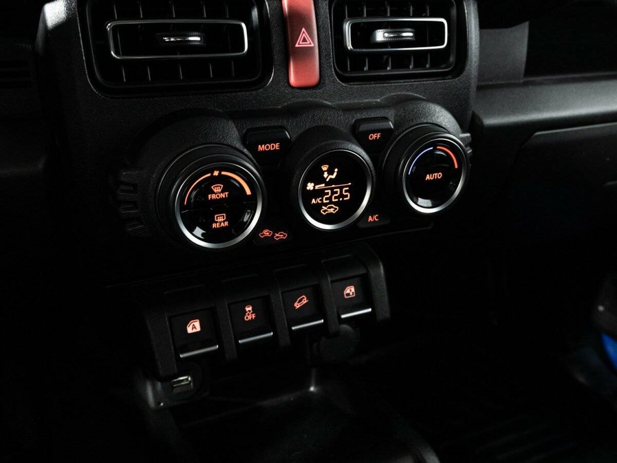 Suzuki Jimny б/у, 2020, Автоматическая. Фото: #16