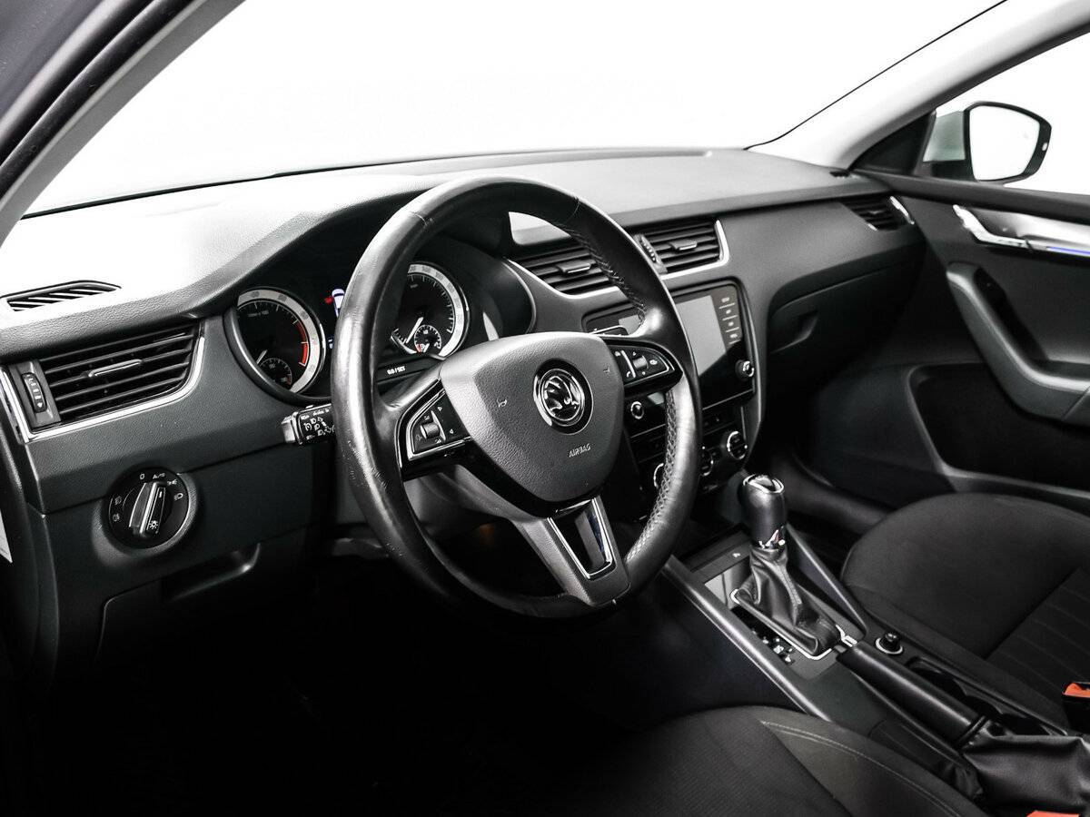 Шкода Октавия б/у, 2018, Роботизированная. Фото: #11