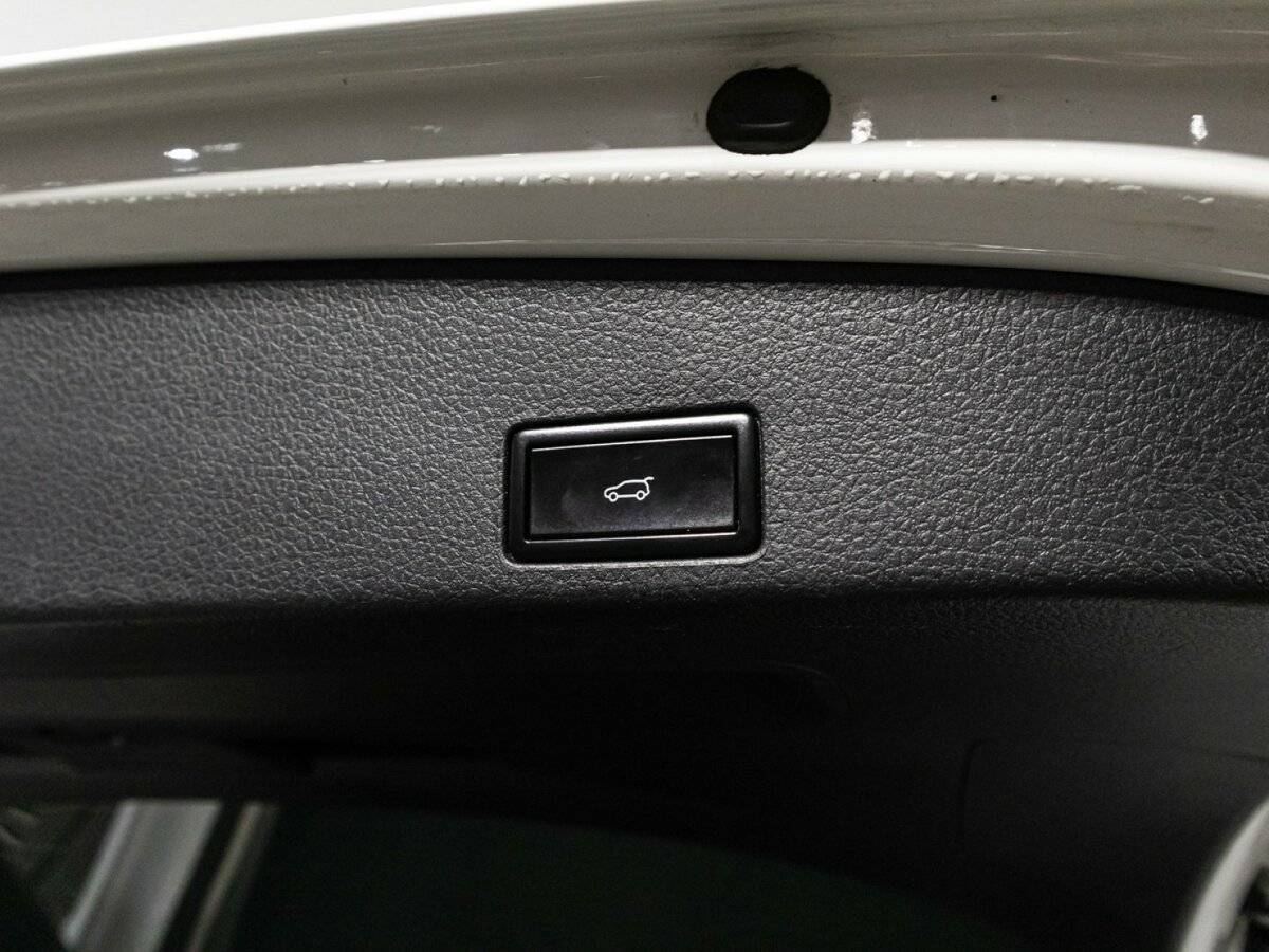 Volkswagen Touareg б/у, 2015, Автоматическая. Фото: #15