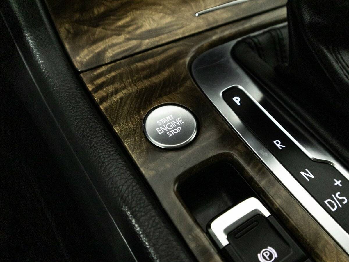 Volkswagen Touareg б/у, 2015, Автоматическая. Фото: #21