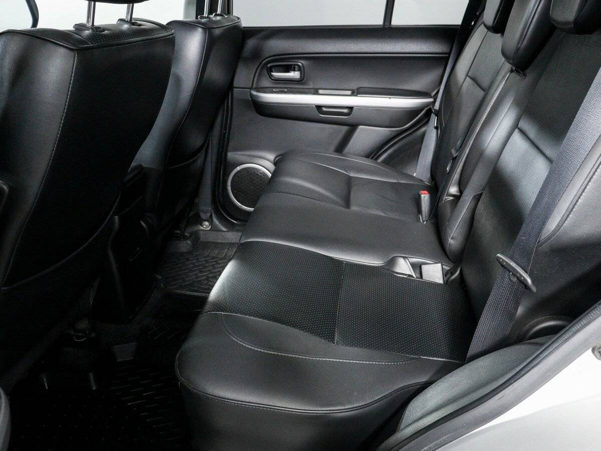 Suzuki Grand Vitara б/у, 2013, Автоматическая. Фото: #6