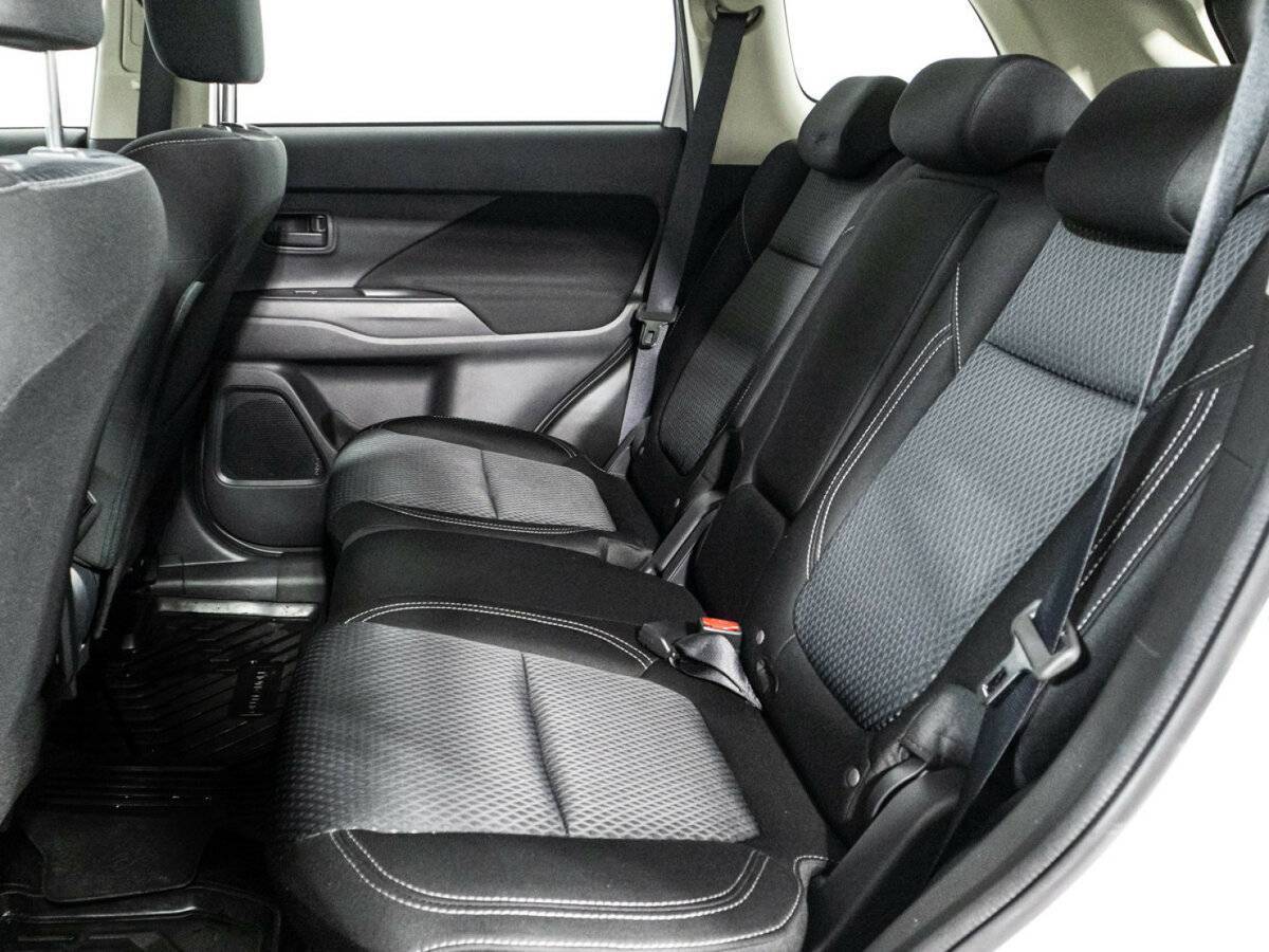 Mitsubishi Outlander б/у, 2022, Вариатор. Фото: #9