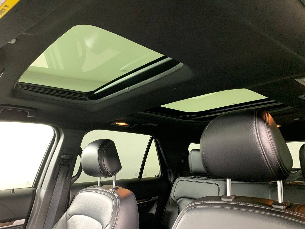 Ford Explorer б/у, 2017, Автоматическая. Фото: #17